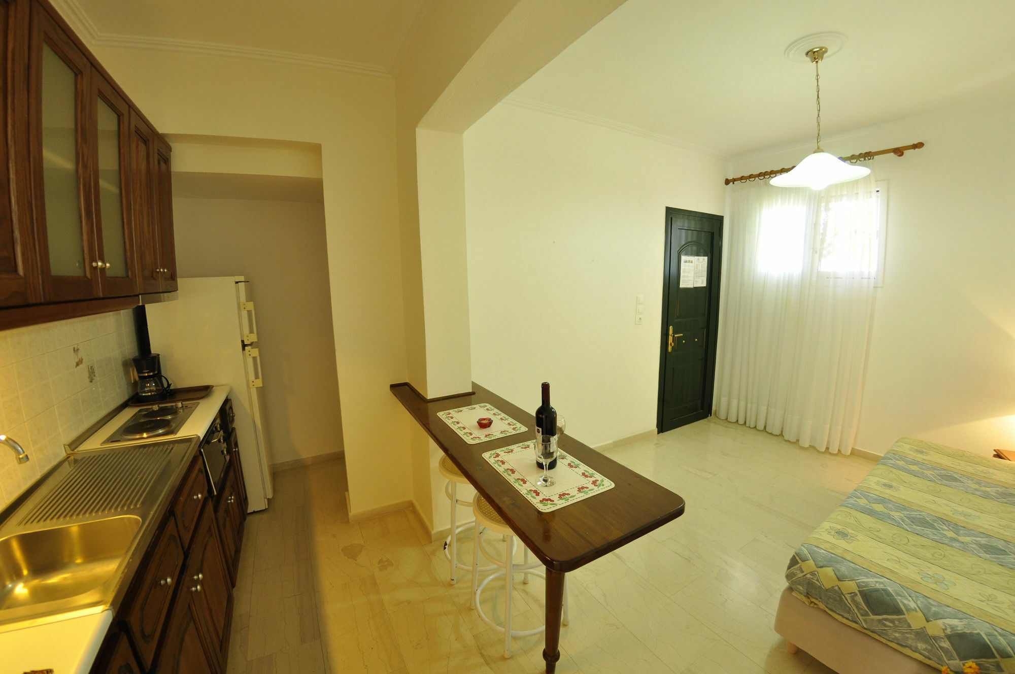 Pelagos Agios Gordios Apartment